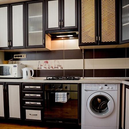 Apartment On Valova Street リヴィウ エクステリア 写真