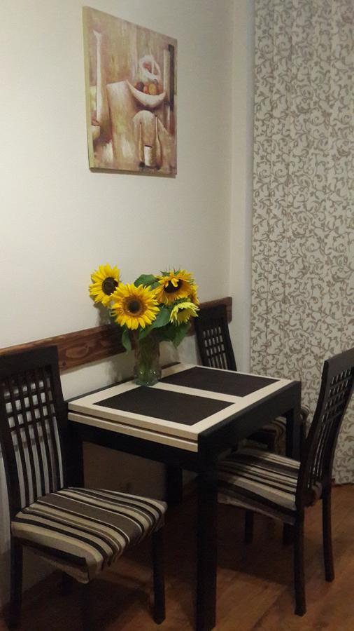 Apartment On Valova Street リヴィウ エクステリア 写真