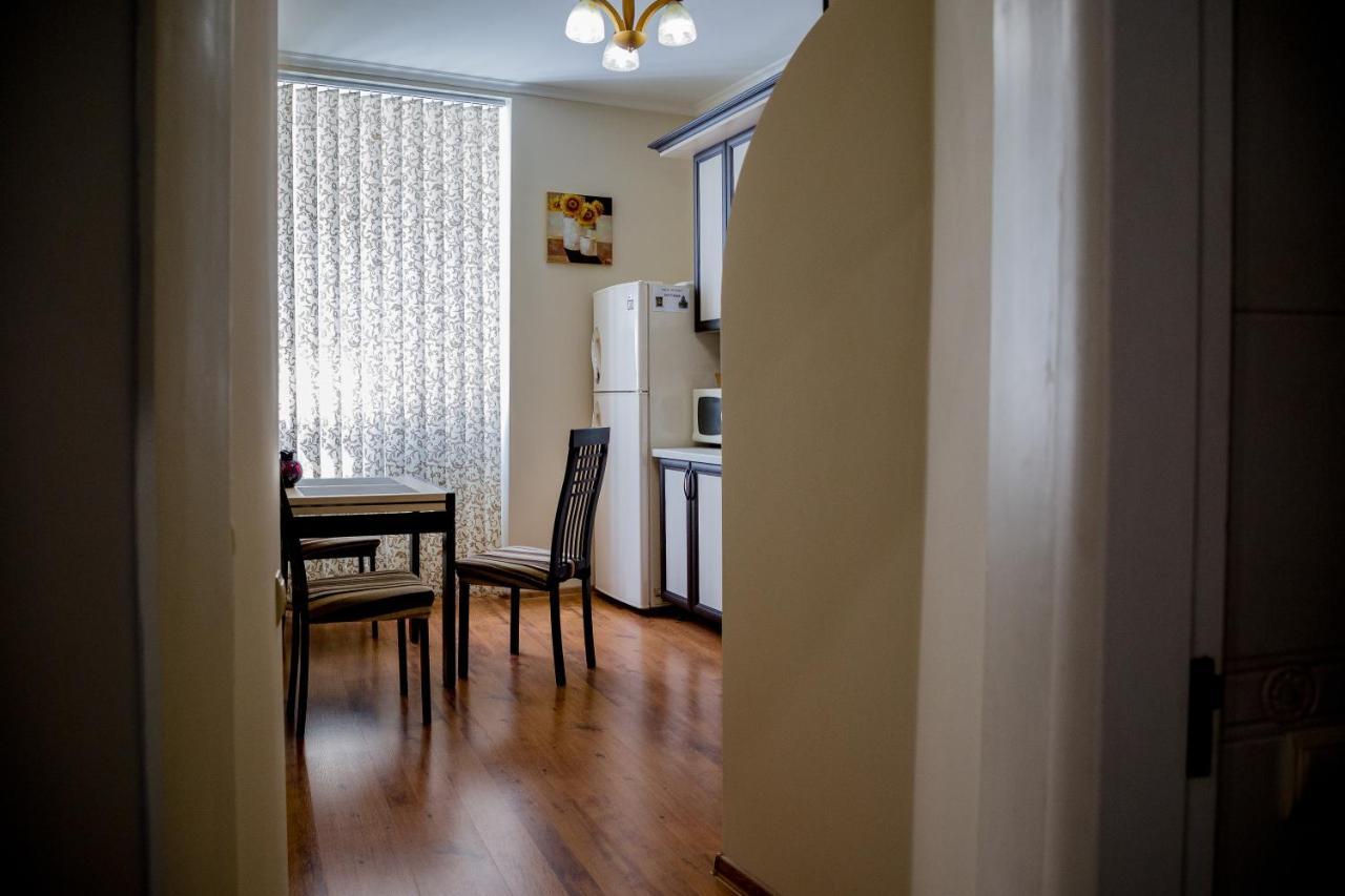 Apartment On Valova Street リヴィウ エクステリア 写真