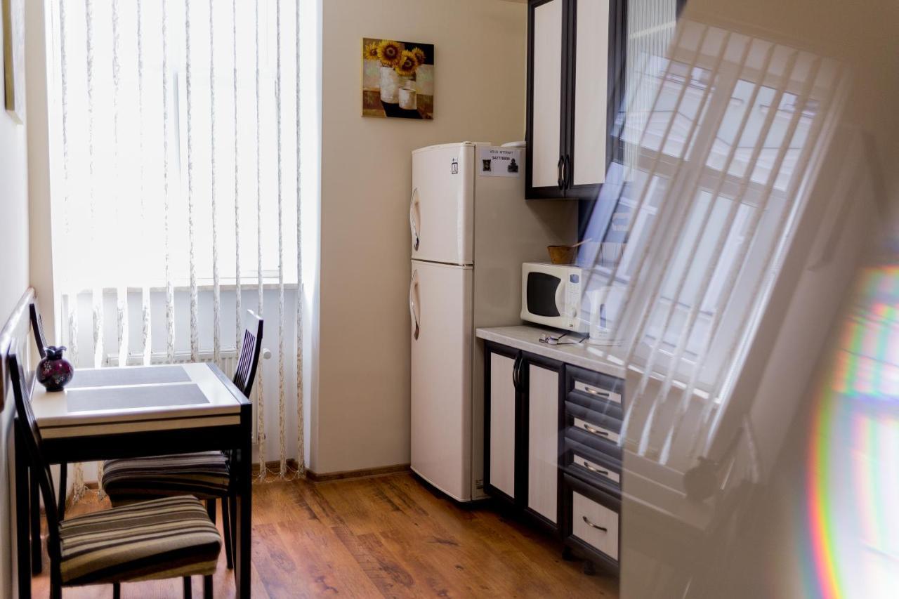 Apartment On Valova Street リヴィウ エクステリア 写真