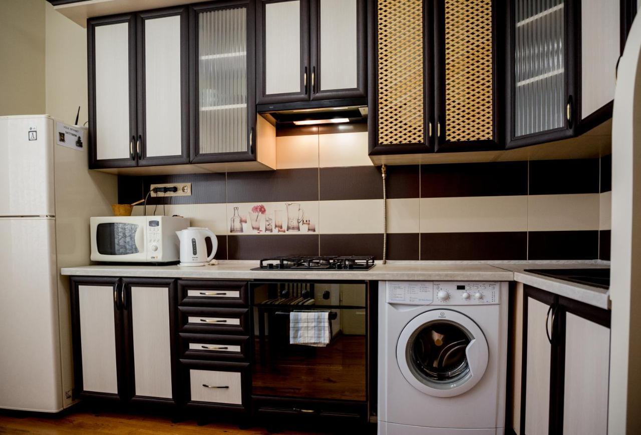 Apartment On Valova Street リヴィウ エクステリア 写真