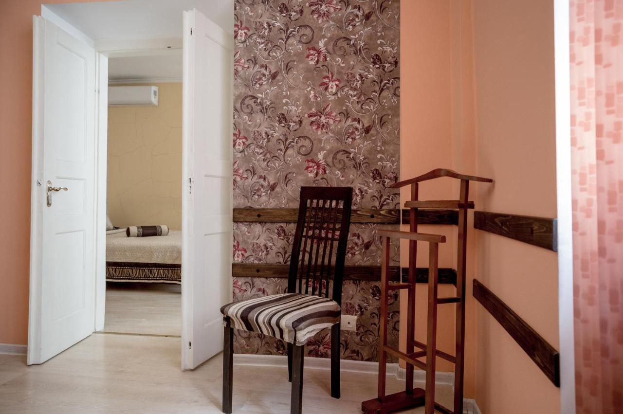 Apartment On Valova Street リヴィウ エクステリア 写真