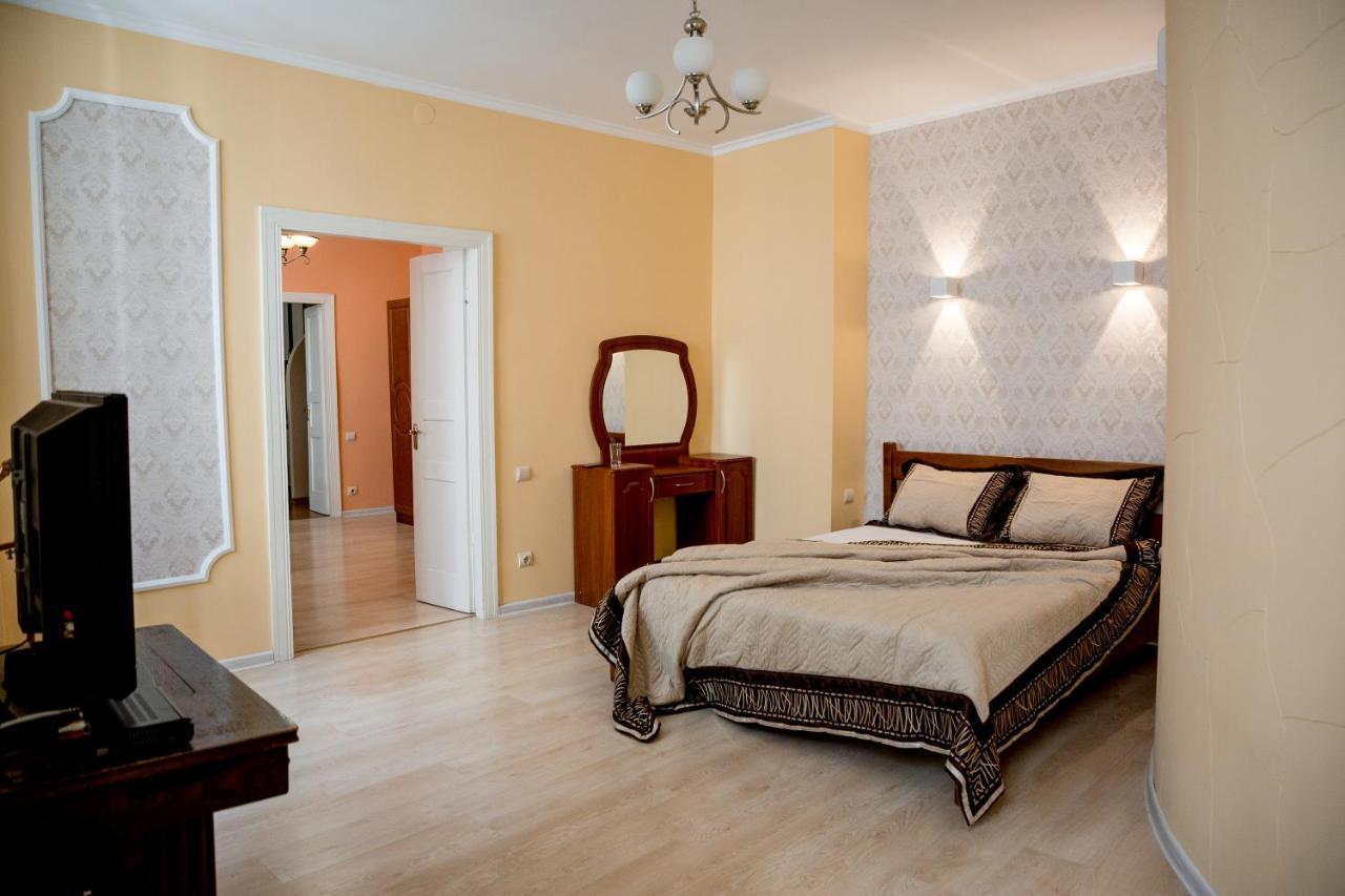 Apartment On Valova Street リヴィウ エクステリア 写真