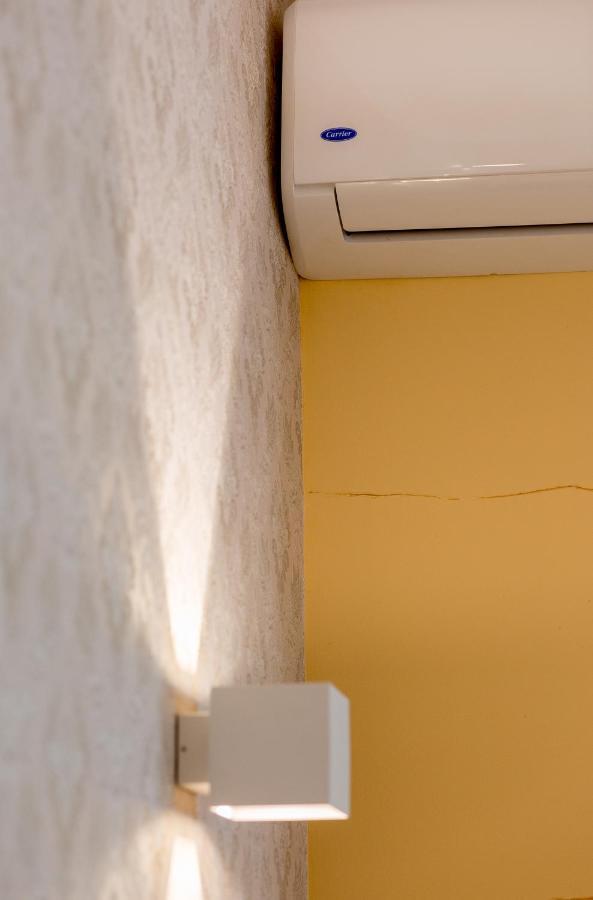 Apartment On Valova Street リヴィウ エクステリア 写真